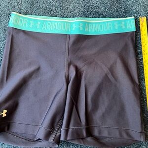 Under Armour heat gear womens M compression shorts